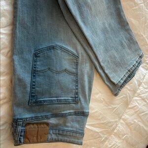 American Eagle Outfitters Light Blue Denim Jeans
